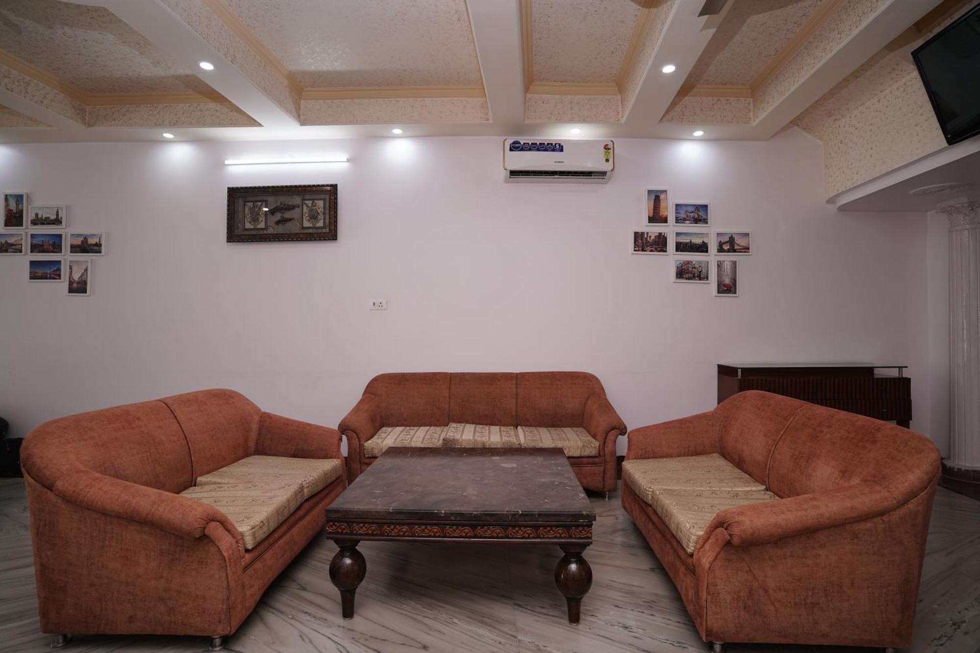Hotel Lecston @Yashobhoomi Dwarka Sector - 25 Metro Station Delhi  Exterior foto
