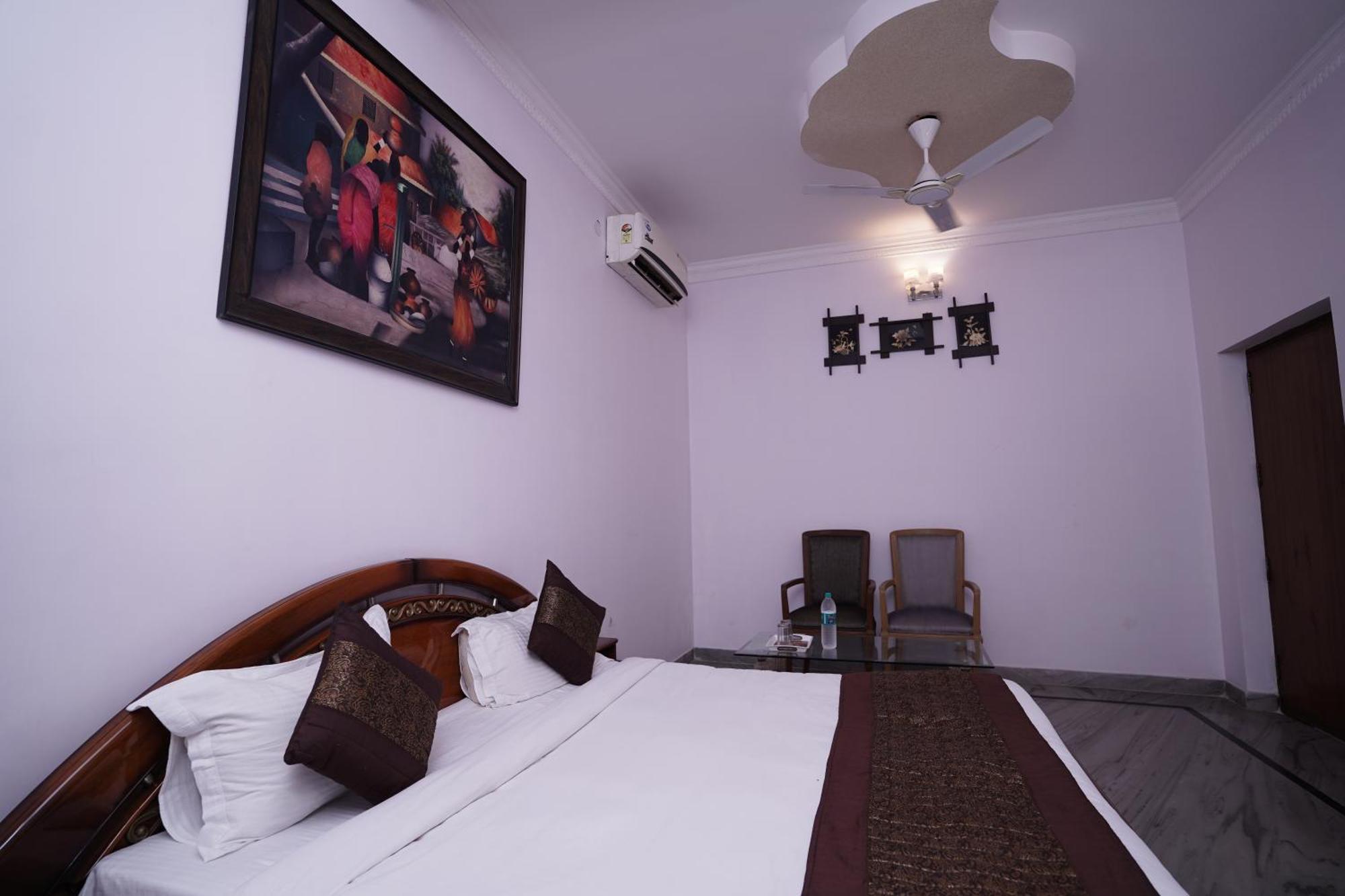 Hotel Lecston @Yashobhoomi Dwarka Sector - 25 Metro Station Delhi  Exterior foto